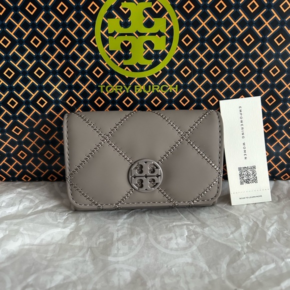 【TORY BURCH】WILLA MATTE カードケース Amazon.com: Tory Burch Willa Card Case Black : Clothing